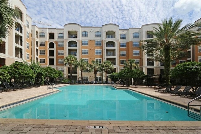 Building Photo - Renovated 1 Bedroom 1 Bathroom Condo with ...