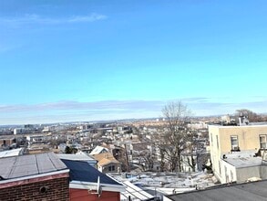 Building Photo - 1202 Hillside Pl