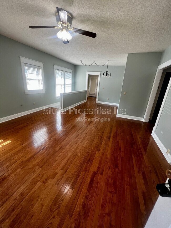 Building Photo - 209 Mattielou St