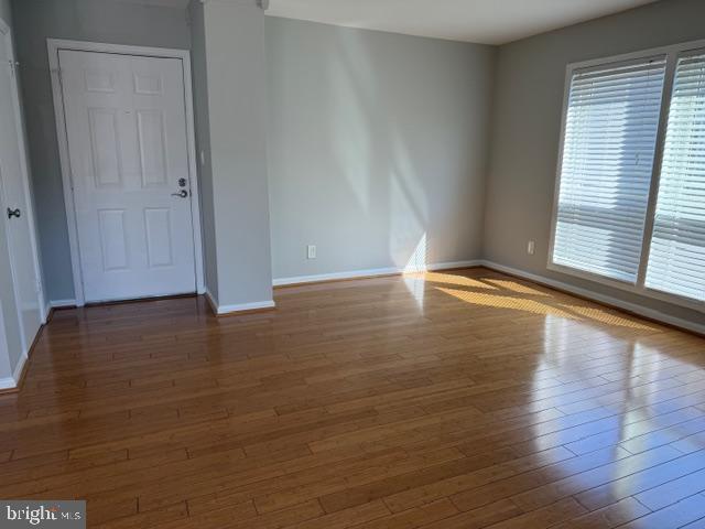 Building Photo - 3175 Summit Square Dr