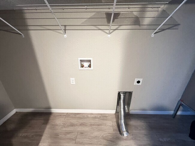 Building Photo - Charming 2-Bedroom, 2-Bathroom Rental in the Heart of Ocala!