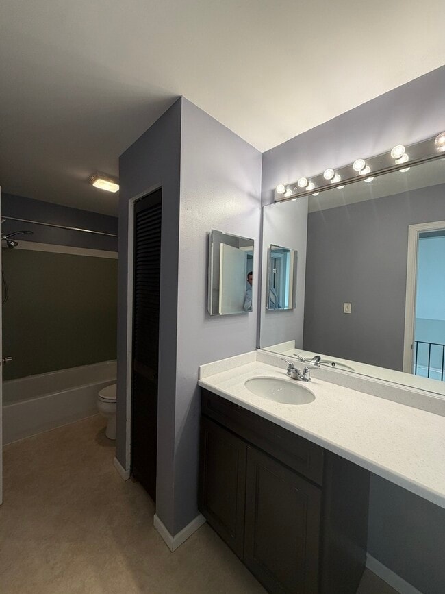 Building Photo - 371 Wisteria Dr