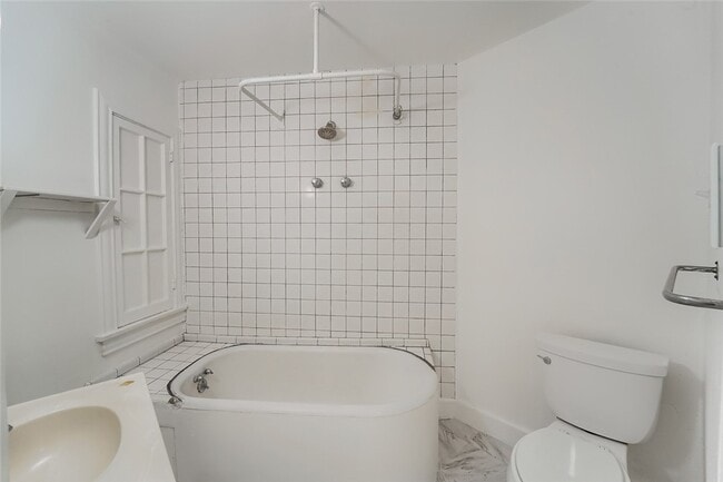 Building Photo - 5924 Graciosa Dr