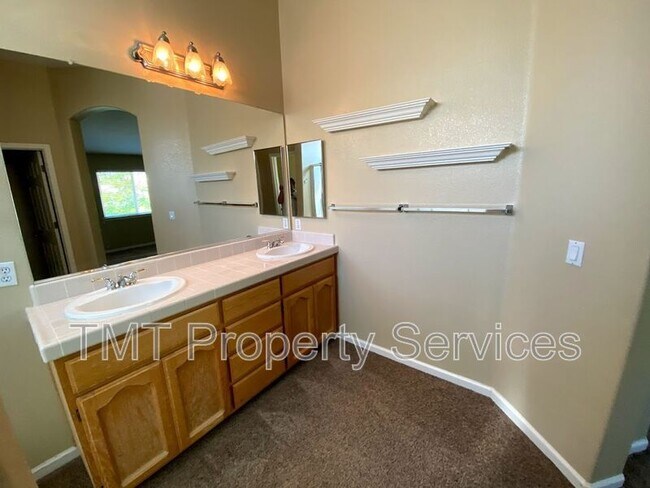 Building Photo - 8823 Ocean Breeze Ct