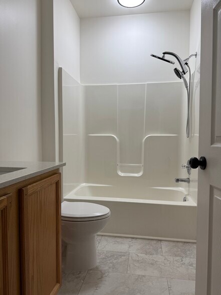 Building Photo - 13851 Belle Chasse Blvd