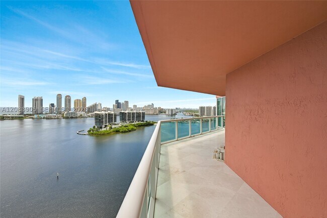Building Photo - 3370 Hidden Bay Dr
