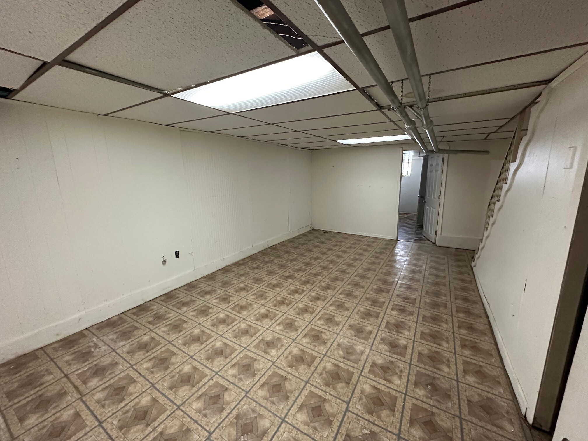 Building Photo - 4944 Boudinot St
