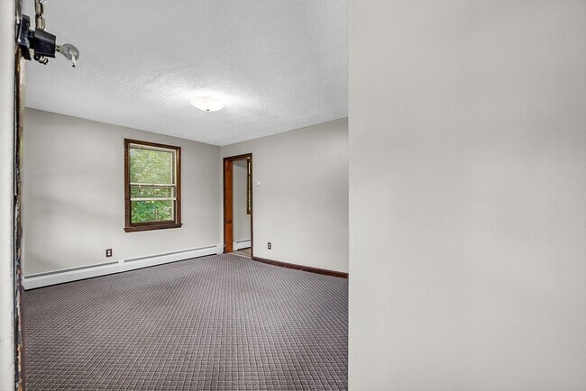 Building Photo - 87 Graniteville Rd