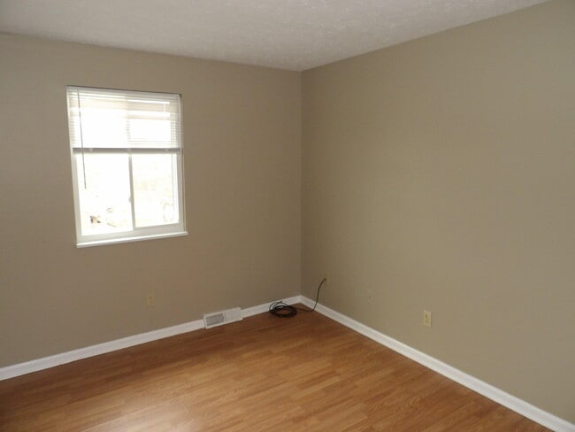 Building Photo - 409 Ridgewood Ln