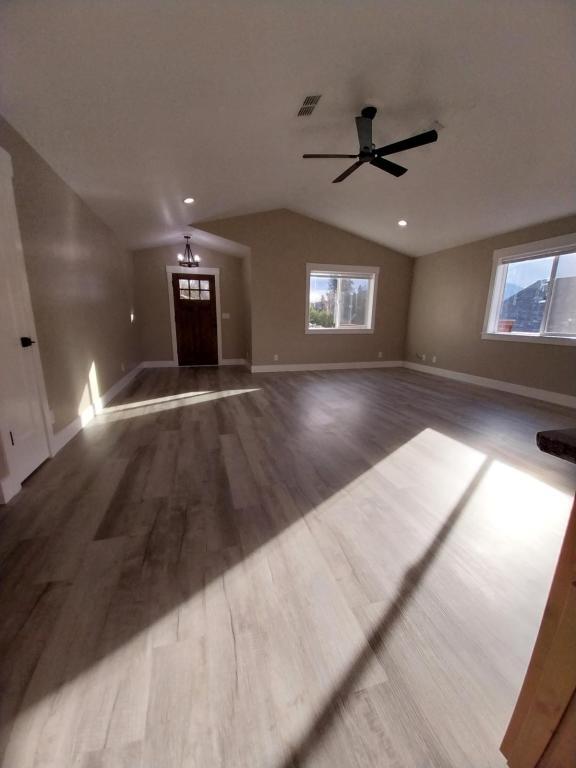 Building Photo - 330 Hazel Way