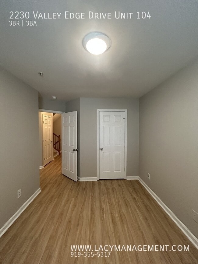 Building Photo - 2230 Valley Edge Dr