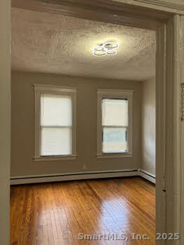 Building Photo - 526 Garden St