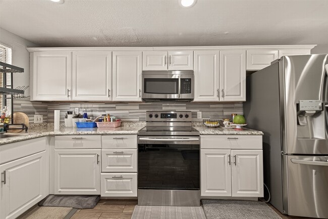 Building Photo - 13175 Clarewood Dr