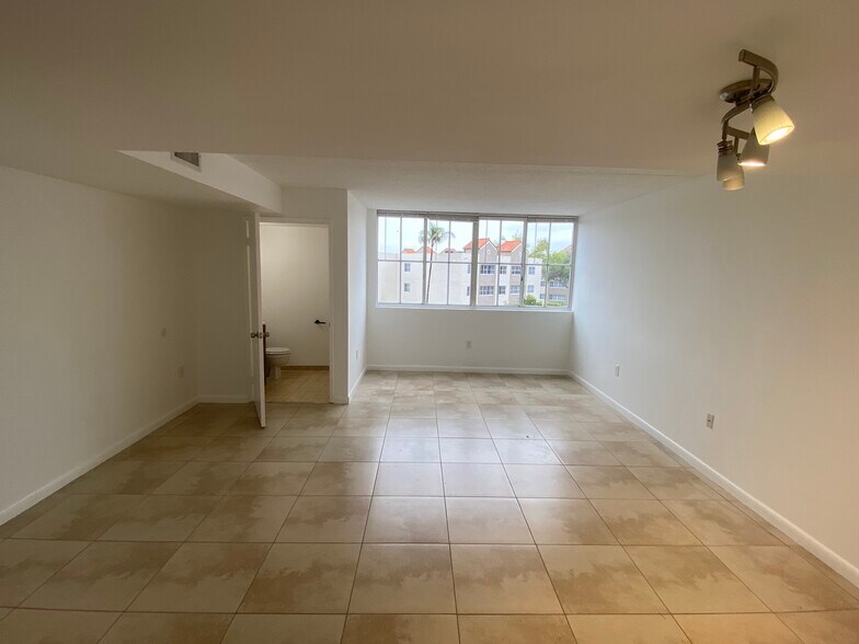 Building Photo - 6045 Northwest 186th Street