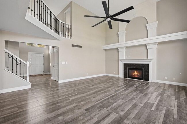 Building Photo - 3947 Buckhill Dr