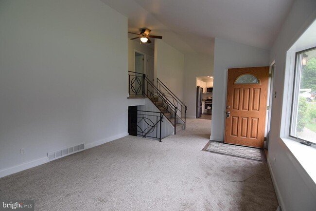 Building Photo - 217 Limestone Ln