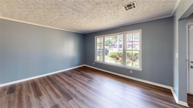 Building Photo - 103 Woodley Ave