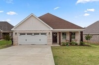 Building Photo - Beautiful Home in The Estates Neighborhood!