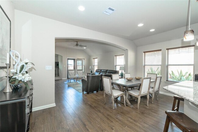 Building Photo - 8086 Arezzo Dr