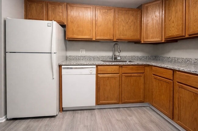 Building Photo - Updated 2BR/1BA Waconia Townhome Available Now!