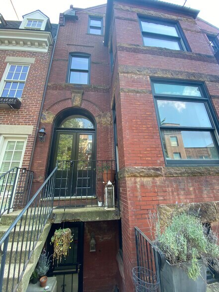 Building Photo - 1828 Swann St NW