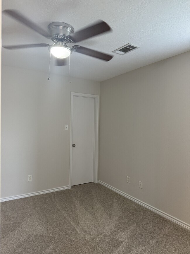 Building Photo - 4039 Southern Trace Dr