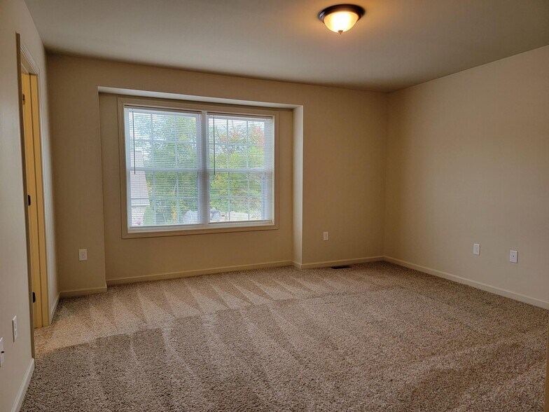 Building Photo - 30 Christy Ct