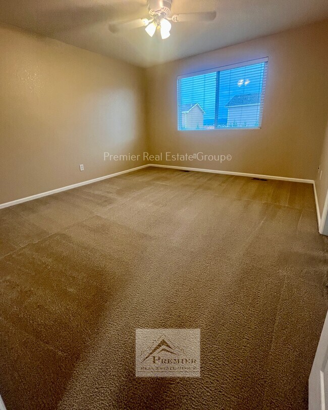 Building Photo - 1622 Woodpark Dr