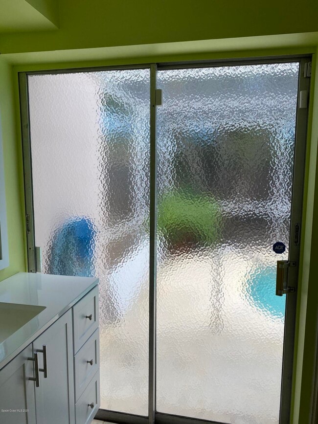 Building Photo - 466 Gateway Dr