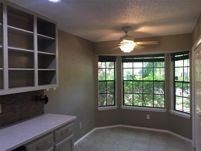 Building Photo - 12304 Boneta Cove