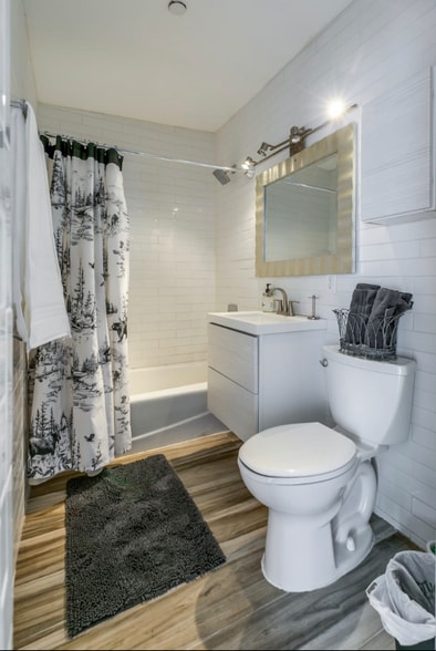 Building Photo - 7114 E Orange Blossom Ln