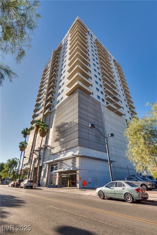 Building Photo - 200 Hoover Ave