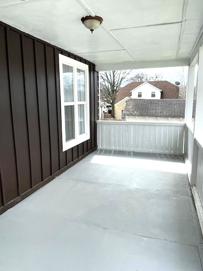 Building Photo - Completely Renovated 3 Bedroom 1 Bath Home in Dunbar