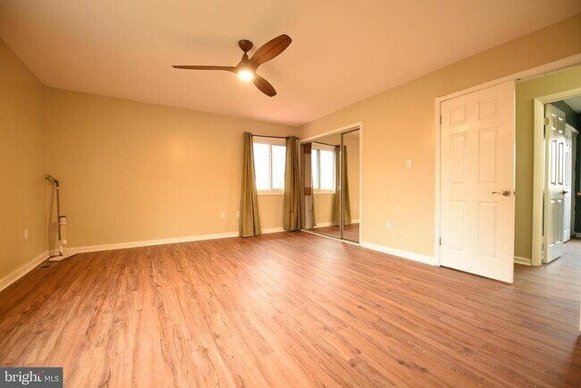 Building Photo - 111 Biscayne Ct