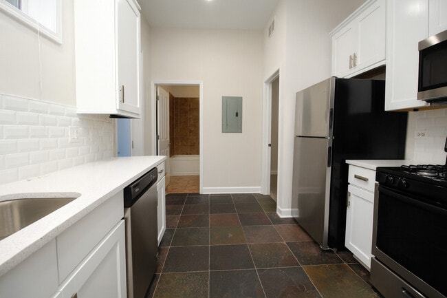 Building Photo - 3440 N Elston Ave