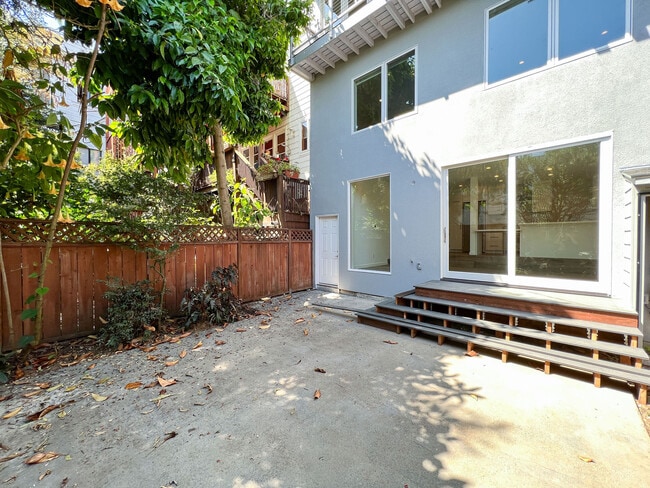 Building Photo - 275 Castro St