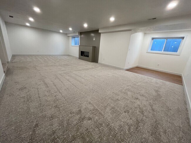 Building Photo - 3 Bed/3 Bath Twinhome in Brandon, SD!