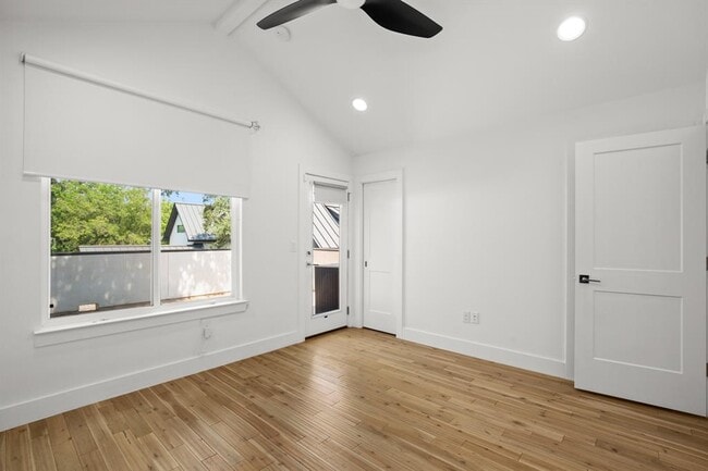 Building Photo - 2810 Oak Springs Dr