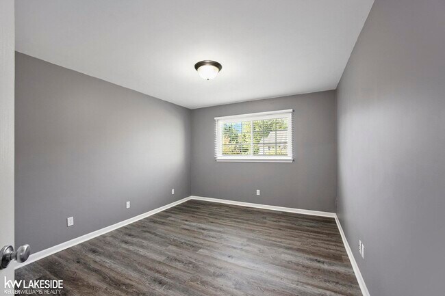 Building Photo - 6 North Vista