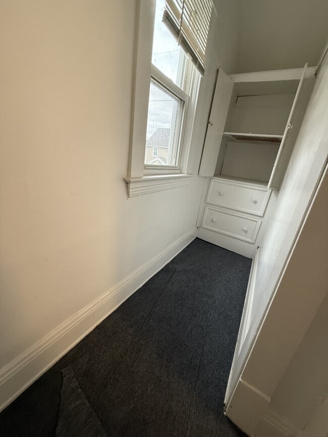 Building Photo - 2840 E 122nd St