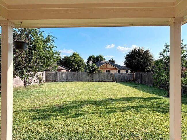 Building Photo - 4116 Meadow Bluff Way