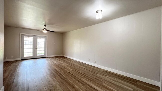 Building Photo - 11208 Renel Dr