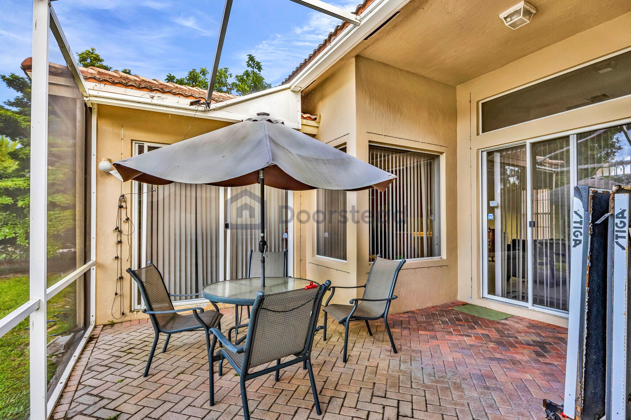 Building Photo - 10555 Paso Fino Dr