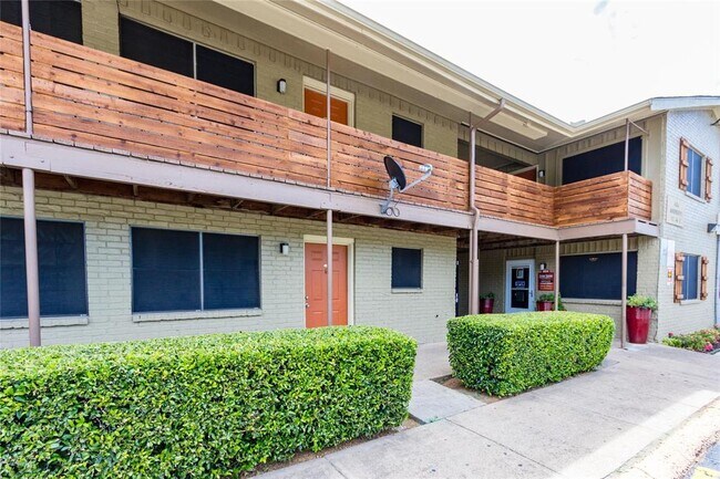 Building Photo - 404 Andrews Ave