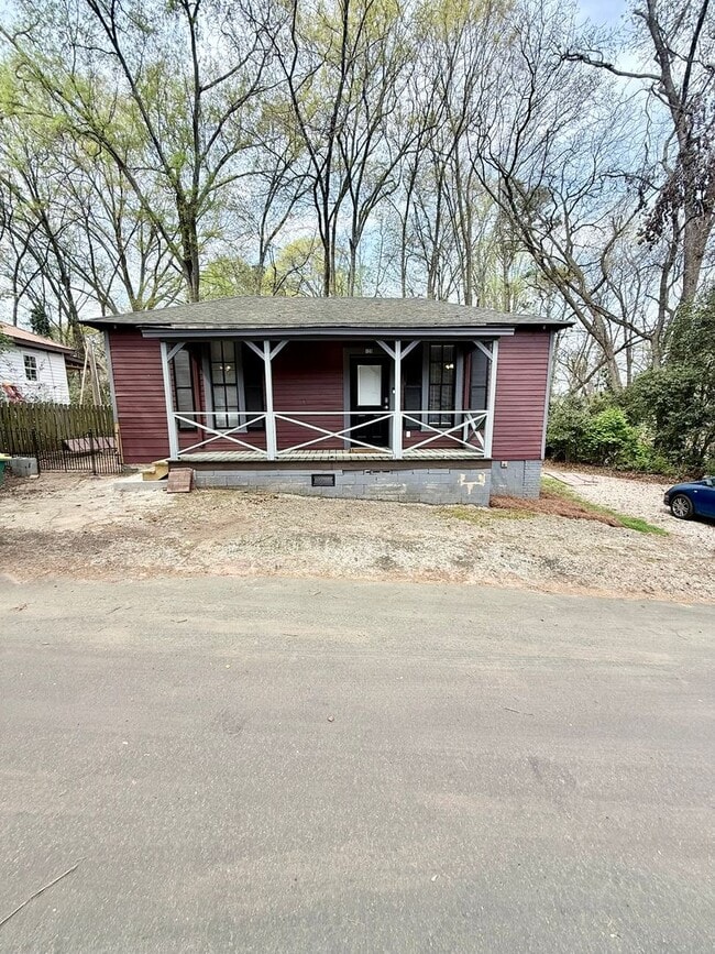 Building Photo - 120 Lakeview St