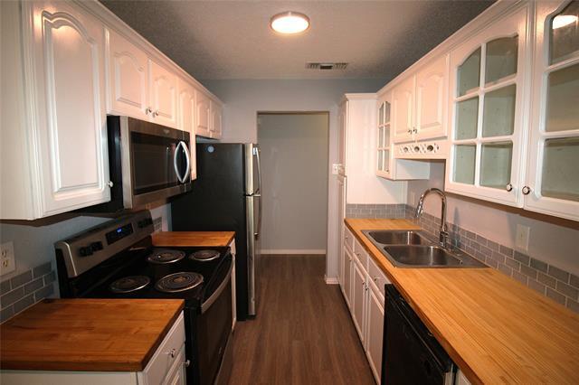 Building Photo - 4744 Meadow Trail Dr
