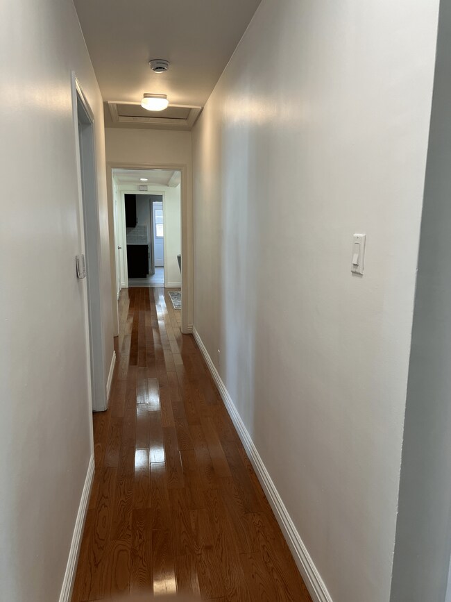 Building Photo - 1811 Coro Terrace