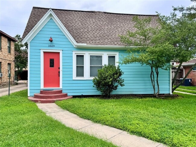Primary Photo - 1029 Usener St