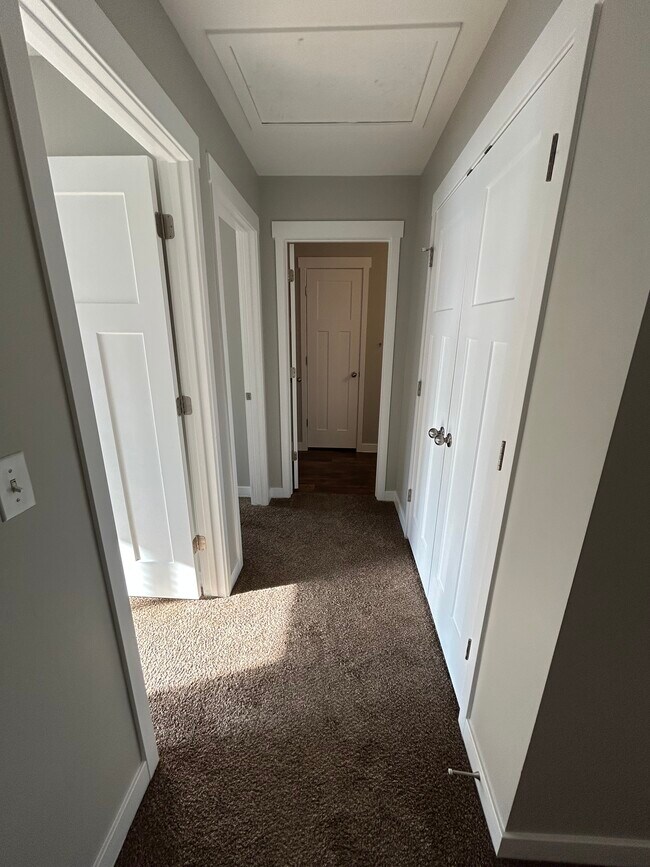 Building Photo - 14369 S Oakfield Way