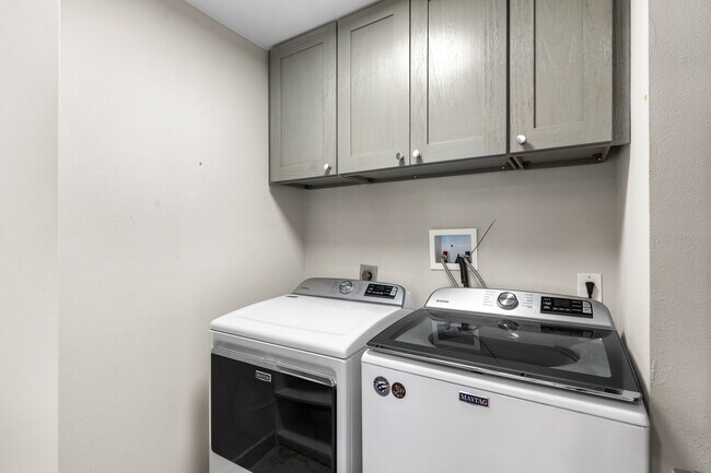 Building Photo - 1700 Commodore Blvd